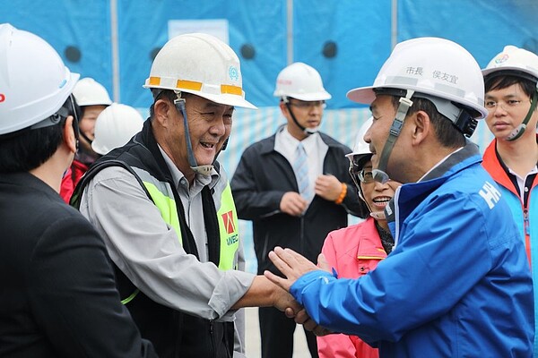 江翠國中校舍整建工程,侯友宜感謝施工團隊的辛勞