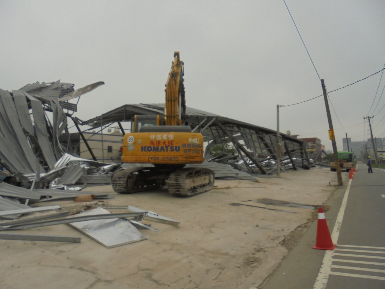 桃園市政府每年編列2千萬元拆除違建,但違建拆不勝拆,市府都發局擬定違章建築強拆收費自治條例」已獲法規會審定,21日在市政會議上通過,將送議會審議。記者張裕珍/攝影