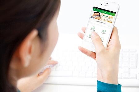 國泰證券定期定額買台股服務，近3個月申購人數突破1萬人，扣款成交金額占全市場比重達兩成。圖／國泰證券 