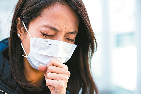 從中醫觀點,咳嗽可細分成熱性咳和寒性咳。 圖/123RF