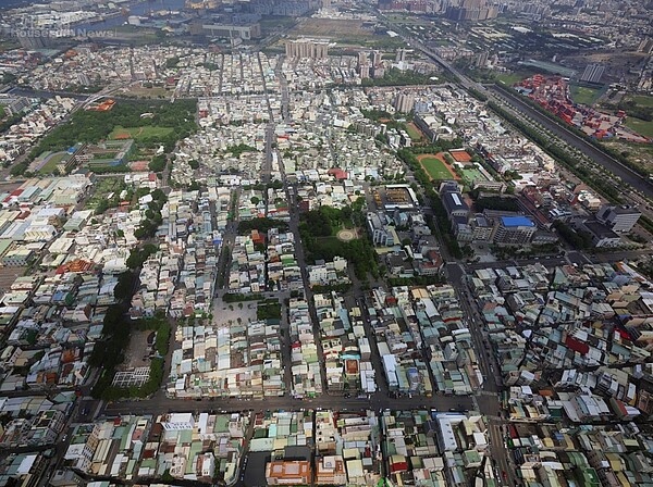 高雄市都發局長林裕益強調,高雄市的建築物有近80%是「透天厝」。照片高雄市都發局提供