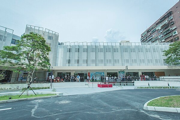 國家住都中心手上的八大公辦都更案將是領頭羊,預計投入550億元,創造1800億元產值,目標在五年內完工。圖/住都中心提供