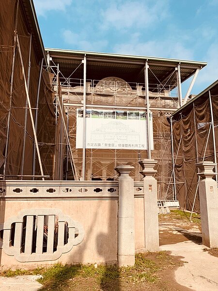 「聚奎居」目前仍在進行修復工程,全國古蹟日當天,首次開放41位民眾參觀。圖/台中市文資處提供