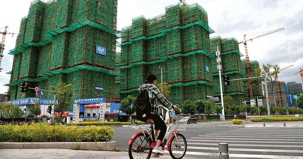 大陸房地產開發商破產數量達446家，創下歷史紀錄。圖為福建福州一處正在建設的樓盤。 中新社