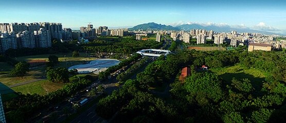 興建國宅與綠地保育孰輕孰重,值得政府深思,圖為世大運選手村基地俯瞰。(圖/引用自台灣環境資訊中心網站)