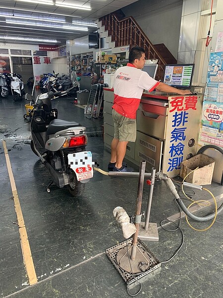車子沒騎也要定檢,否則將被裁罰。圖/台南市環保局提供