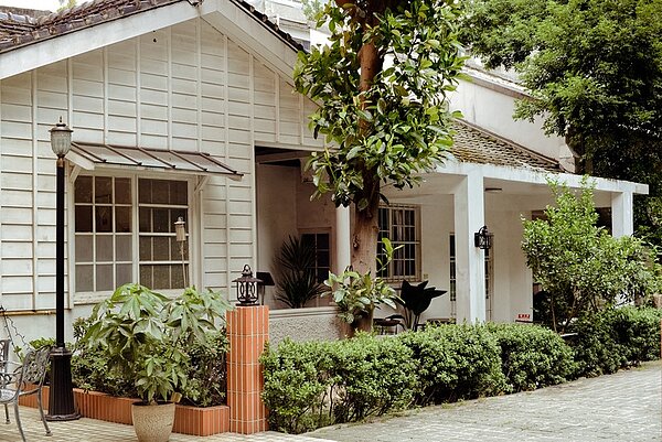 利用新北市文化資產查詢網站，可以發現永和區內的古蹟「永和網溪別墅」。圖／取自新北市文化局