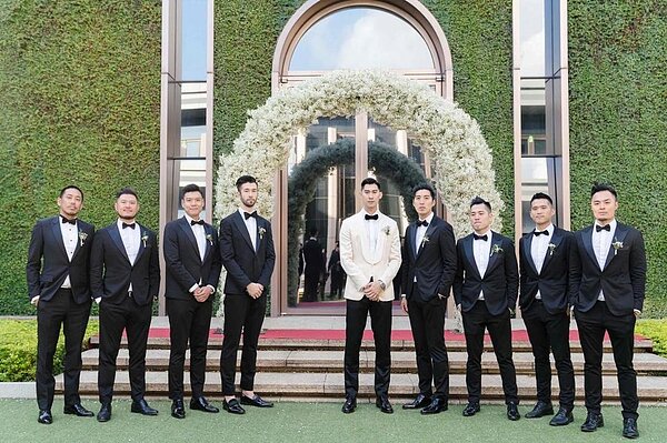 毛加恩領軍的伴郎團高人一等。圖／傑星傳播提供