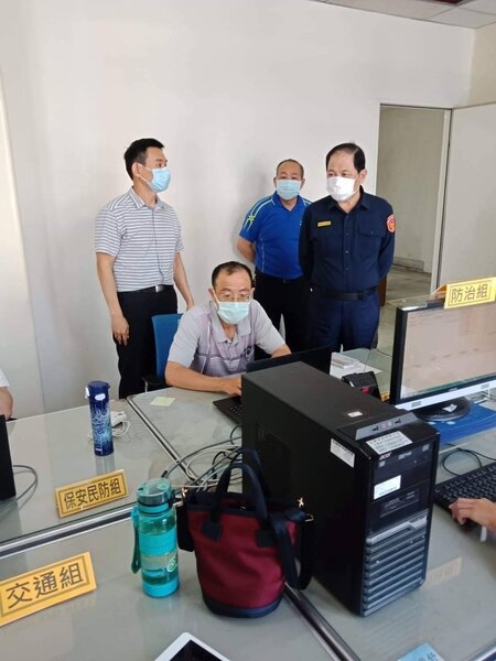 台南市警六警局舉行異地辦公機制，進行實地演練，如果疫情發展需要，可隨時啟動。記者黃宣翰／翻攝