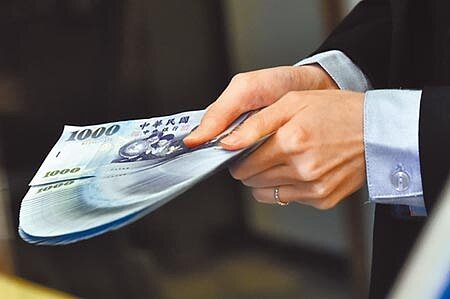 市場避險情緒升溫,老行庫趁殖利率走低,調整債券投資策略,先行實現獲利。圖/本報資料照片