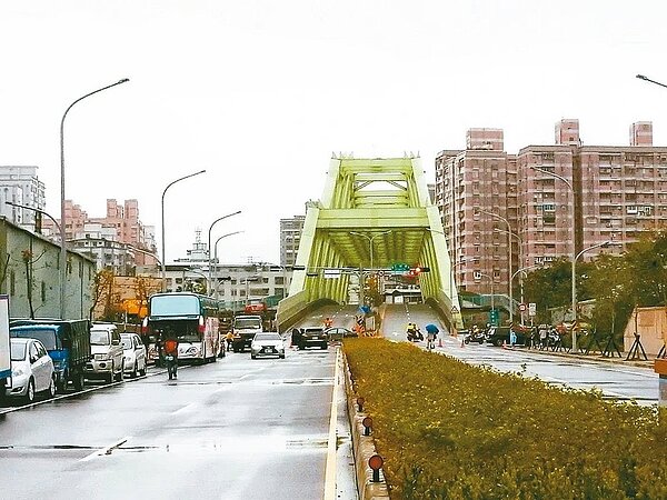 為紓解新北汐止塞車問題,新社后橋園道段將北延穿越國道一號,銜接康寧街。圖為新社后橋。 圖/聯合報系資料照片