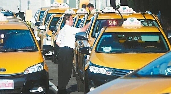 計程車、遊覽車司機補貼方案出爐，擬每人每月發1萬元。聯合報系資料照