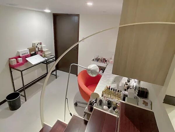 一名在士林租屋的女大生,分享大學4年租屋處,驚人的房租與奢華的室內空間引發話題。圖/翻攝Dcard