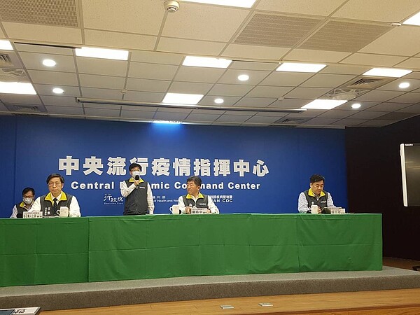 指揮中心2日宣布新增10名確診案例,其中有3人主訴有腹瀉症狀、1人腹痛。記者楊雅棠/攝影