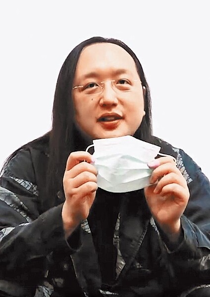 對於網友建議「口罩4.0」,政務委員唐鳳回應「建議收到,感謝貢獻!」。圖/截自唐鳳臉書
