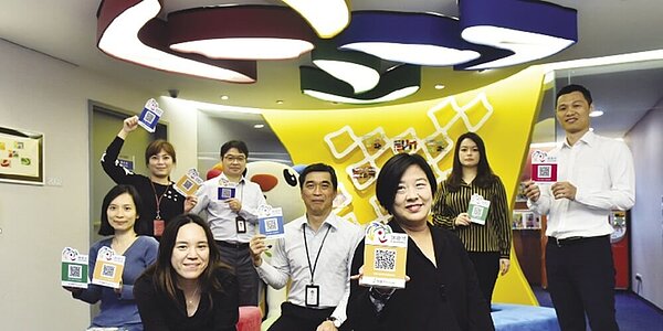 悠遊卡公司董事長陳亭如(右)暢談行銷策略與業務規畫。圖/顏謙隆