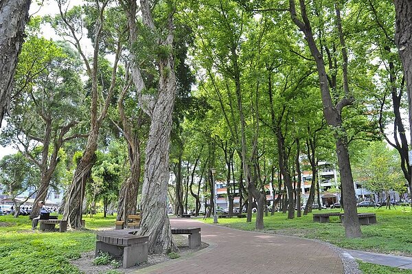 松山機場前敦北公園。(好房News記者陳韋帆／攝影)