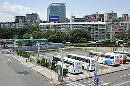 松山機場旁幾乎沒甚麼高樓。