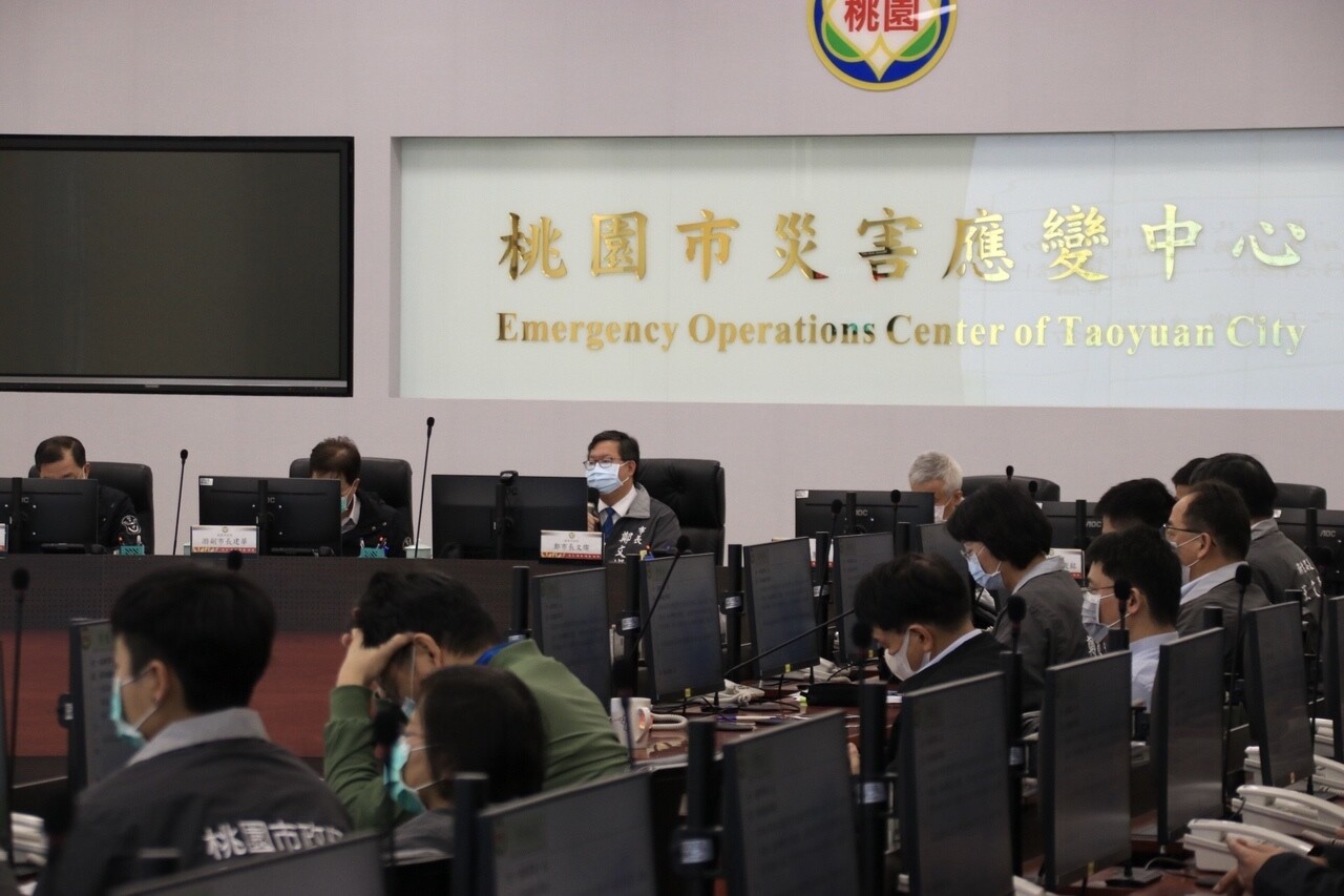 桃園市長鄭文燦今天上午主持防疫會議。記者曾健祐/攝影
