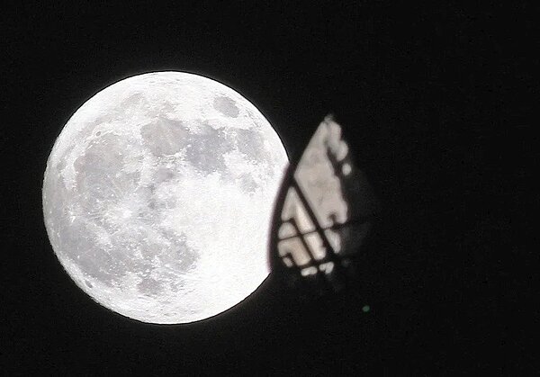 中央氣象局預報,今年的最大滿月將出現在4月8日。聯合報系資料照