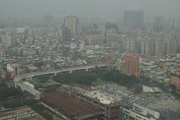 新冠肺炎疫情影響各產業,營建業界對下半年房地產市場不太樂觀。 圖/聯合報系資料照