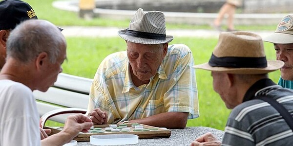 不少投資人的退休金準備,在短短不到一個月間居然大縮水。圖/聯合報系資料照片