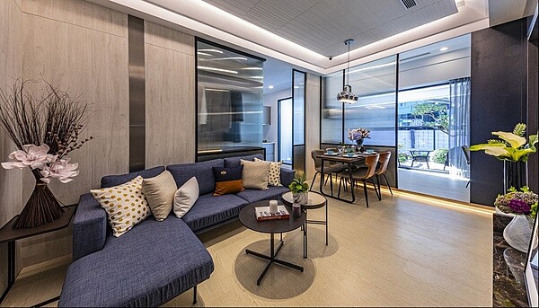 高雄楠梓區捷運附近房地產漸受年族群喜愛,號稱捷運宅較有升值空間。記者謝梅芬/翻攝