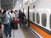 疏運旅客　高鐵加開母親節30班次列車