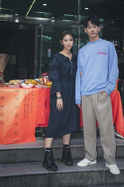 方志友(左)、吳念軒主演「粉紅色時光」。圖/百聿數碼提供