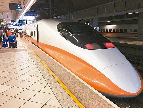 高鐵受新冠肺炎疫情影響,運量明顯減少,決定自5月18日起再減147班。圖/聯合報系資料照