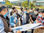 五股垃圾山停重機具　16天通過申請