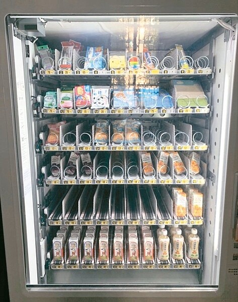 北市校園智慧販賣機。 圖/議員許家蓓研究室提供