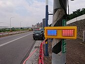 爆閃警示燈、移動式測速照相出沒　新莊警呼籲勿超速