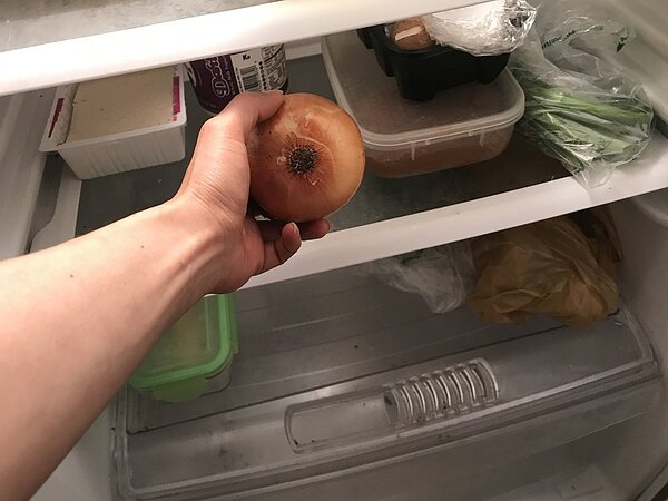 煩惱冰箱跟電腦不能共存,網友曝解決辦法「最簡單是把電腦的電線迴路和大耗電的分開」。示意圖。圖/聯合報系資料照