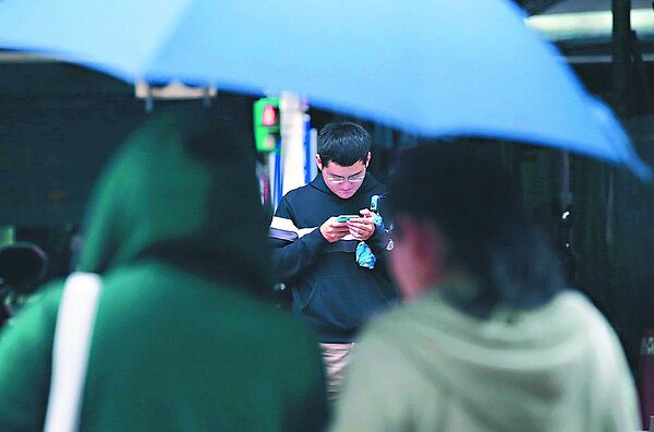 今晚至明晨,是這波冷空氣影響最明顯的時間,北台灣低溫15、16度,中部及花蓮18、19度,南部及台東約20度。報系資料照