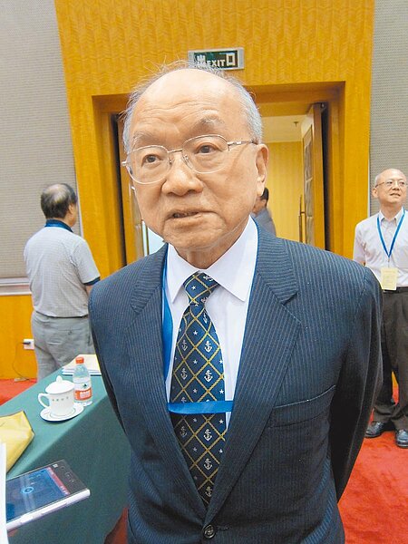 敦睦官兵染疫震驚社會，前海軍總司令葉昌桐受訪表示，看到兩位優秀將領受懲處調職，非常難過。海軍士氣受到打擊，他很擔心，想替海軍說句話。（本報資料照片）