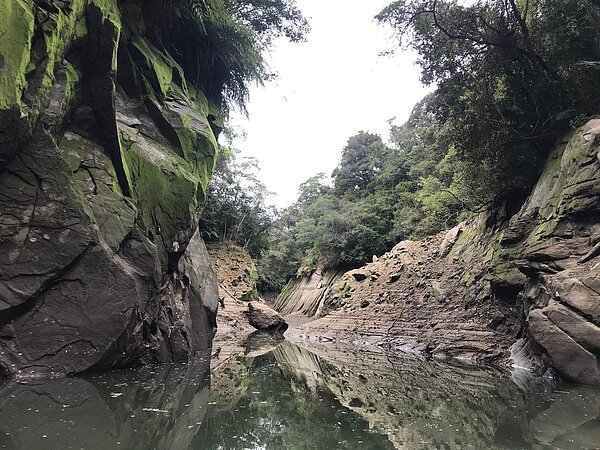 「小長江」是石門水庫水源之一,水庫水位嚴重下降時才看得見。圖/桃園市渡船遊艇公會提供