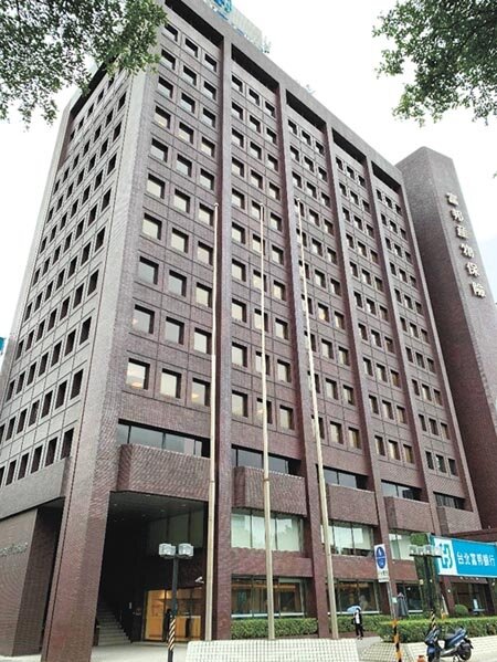 富邦產險大樓併入百坪鄰地,申請危老重建。市場估是身價最高的危老案。圖/蔡惠芳