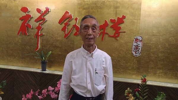 祥鈺樓熄燈後,老闆朱金鴻這兩個多月來不斷接到老顧客聲聲呼喚,甚至主動來電要他在疫情退燒後復業。 記者吳秉鍇/攝影