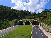 打造全台首座三連孔近接隧道　他奪中國工程師學會雙料獎項