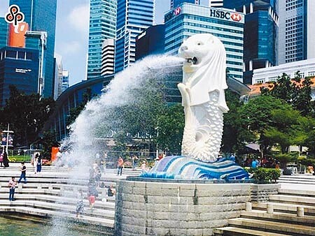 新冠疫情相對穩定的澳洲與新加坡,14日證實正就設立航空旅遊泡泡的可能性進行磋商。一旦落實,兩國居民不必隔離,就能互相往返。圖為新加坡地標魚尾獅。(本報資料照片)