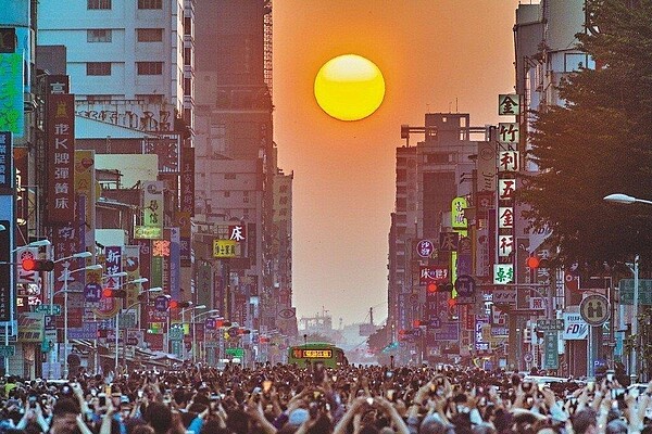 因應「懸日」景象北市警局加強交通疏導勤務。圖/台北市政府提供