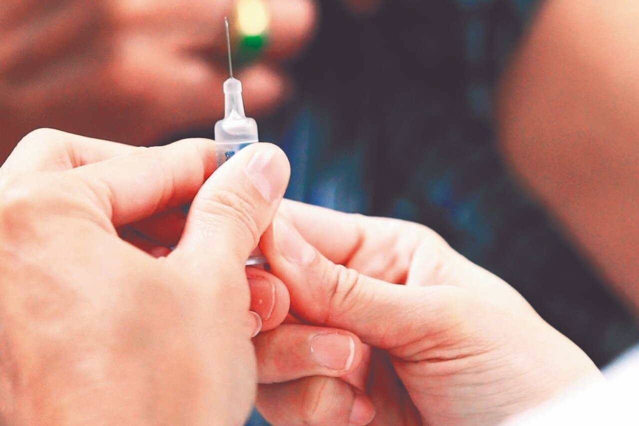 近日有報告顯示強制接種卡介苗的國家,其新冠肺炎感染率與死亡率似乎雙雙較低。不過國內醫師表示,兩者間因果關係尚待確認。聯合報系資料照