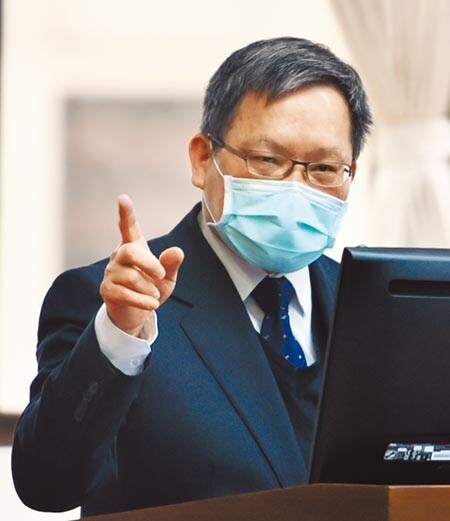 財政部長蘇建榮宣布稅務紓困利多。圖/