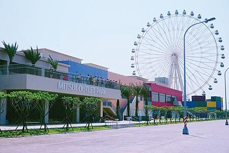 台中港三井OUTLET PARK，2019年吸客逾800萬人次，使得鄰近的清水區房市能見度大開。圖／曾麗芳 