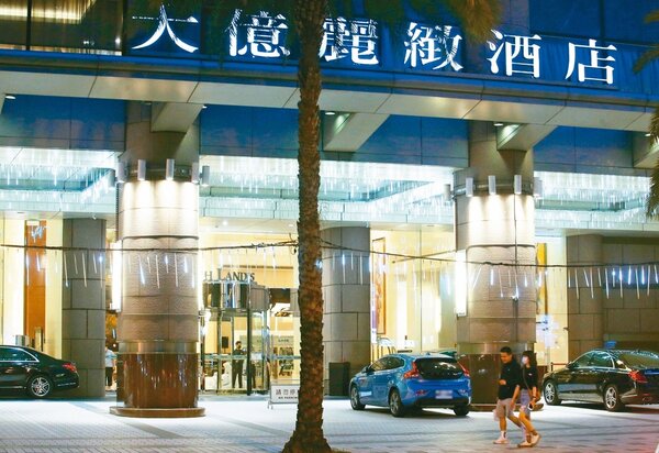 台南大億麗緻酒店昨天驚傳六月底歇業，許多民眾都感到震驚、不捨。 記者劉學聖／攝影