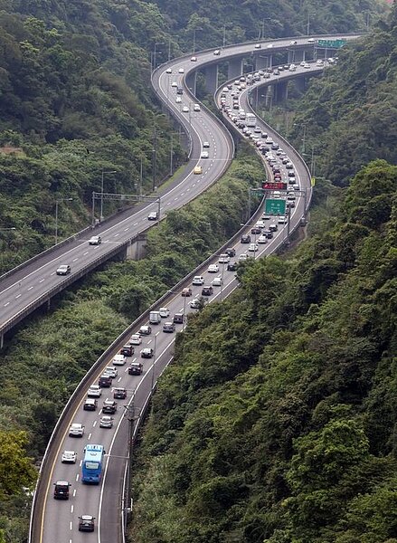 五一連假,國道五號暨周邊南港連絡道1日堵車嚴重。記者曾吉松/攝影