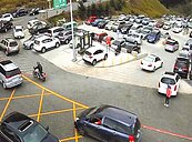 連假首日爆人潮　國道5號擁擠到下午　今恐繼續塞