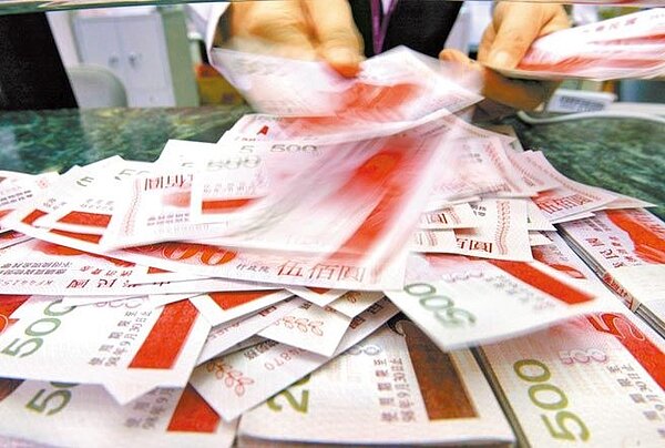 圖為馬政府時代發放的消費券。圖/聯合報資料照