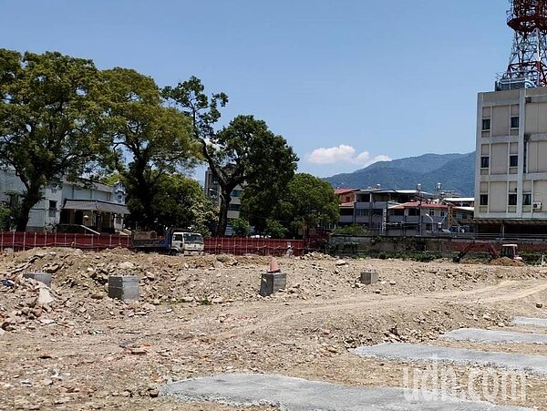 南投縣埔里鎮公所欲開發1500坪國有地,招商興建藝文旅館,未料得標商疑擅自變更開發計畫,整地擬蓋汽車旅館,地方譁然,公所傻眼發函要求業者履行當初合約。圖/讀者提供